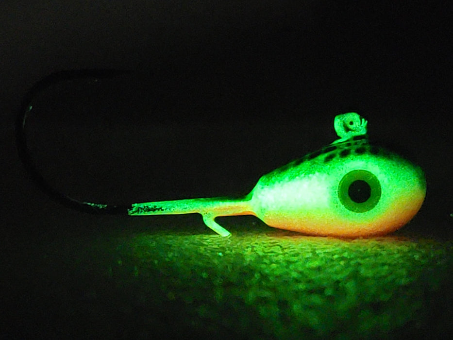 Maximize your success with premium Walleye jigs that combine innovative design and top-quality materials. The compact lead jig heads provide exceptional sensitivity, while the reflective finishes and 3D eyes ensure your jig stands out in any water clarity. Experience the best in Canadian Walleye fishing with our premium jigs