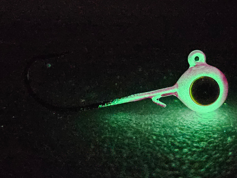 Here it is, the heavy hook long shank jig option you have been looking for! Perfect for targeting big greenbacks and large walleyes everywhere. Pair it with your favorite soft plastic or frozen minnows work great too.
The UV Series is ultra bright and this is a UV purple jig that glows in the dark.